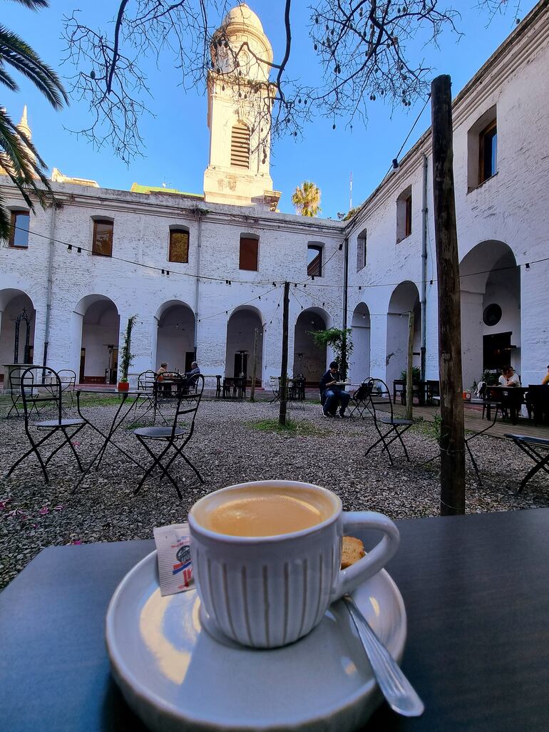 Otra cosa que distingue al Monasterio Santa Catalina de Siena de otros atractivos turísticos es su restaurante. 