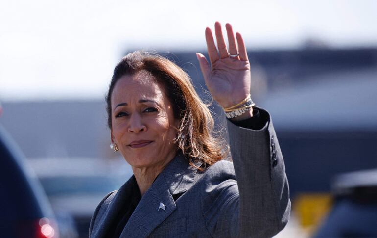 La campaña de la vicepresidenta de EE.UU. y candidata demócrata, Kamala Harris, lanzó este lunes un nuevo anuncio en el que cuenta la historia de una mujer de Arizona, casada con un militar, que está siguiendo un tratamiento de fecundación ‘in vitro’ para poder formar una familia.