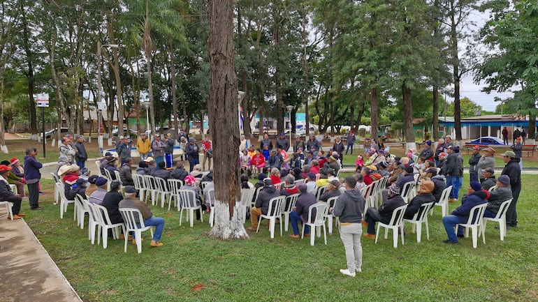 Encuentro de adultos mayores donde decidieron ir a la manifestación por la "tercera edad"