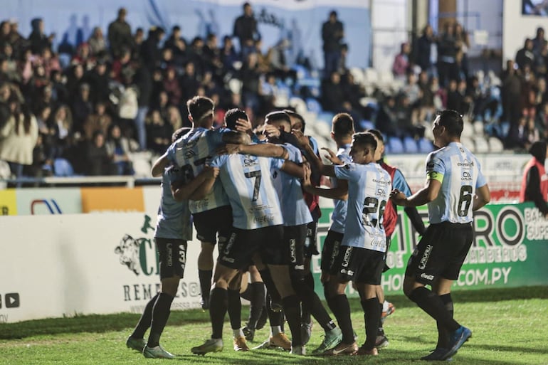 Guaireña consiguió la victoria con dos goles de Parzajuk (7).