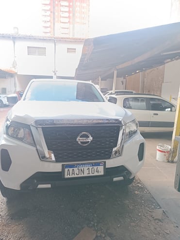 La camioneta Nissan Frontier, que era utilizada por los maleantes.