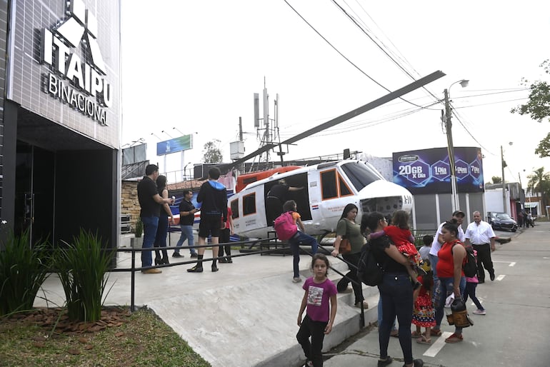 Fachada de la Binacional Itaipú , donde los visitantes podrán apreciar innovadoras propuestas, como la del helicóptero,