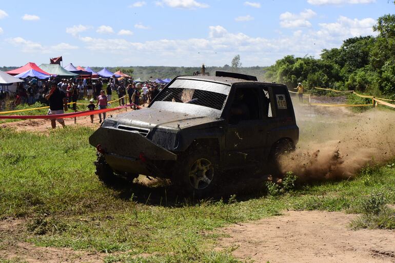 Rubén y Miguel Recalde, al mando del Suzuki Vitara, ganaron la categoría TT1.