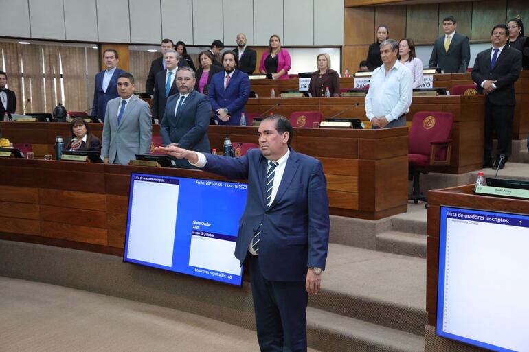 Édgar López en el momento del juramento como representante del Senado ante el Consejo de la Magistratura (CM).