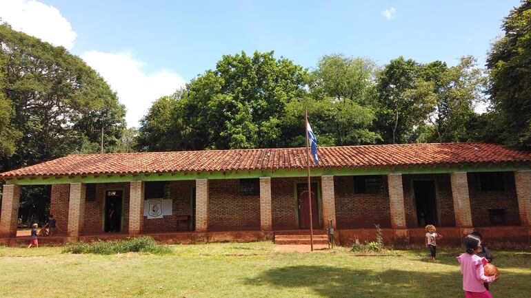 La escuela José Gaspar Rodríguez de Francia de Minga Guazú figura en la lista de 50 instituciones que funcionan con el sistema de plurigrados.