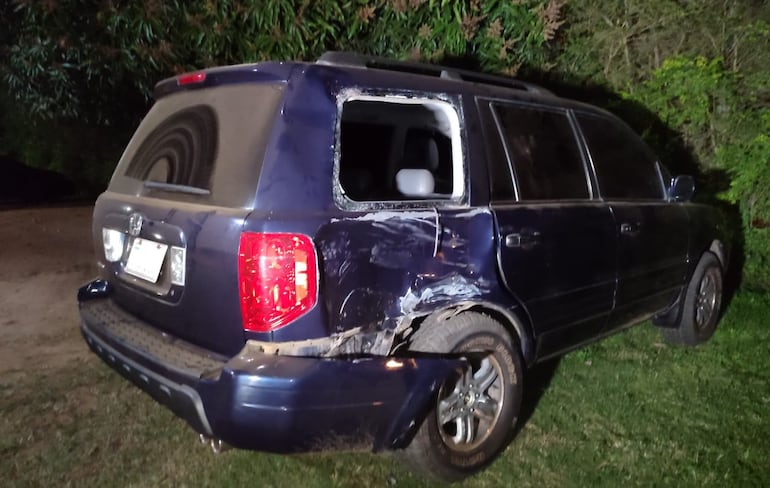 Camioneta que fue embestida sufrió daños materiales.