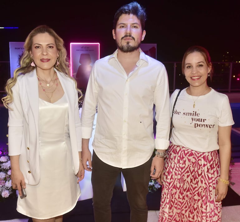 Mariela González, Rubén Viveros y Sara Hardegger.