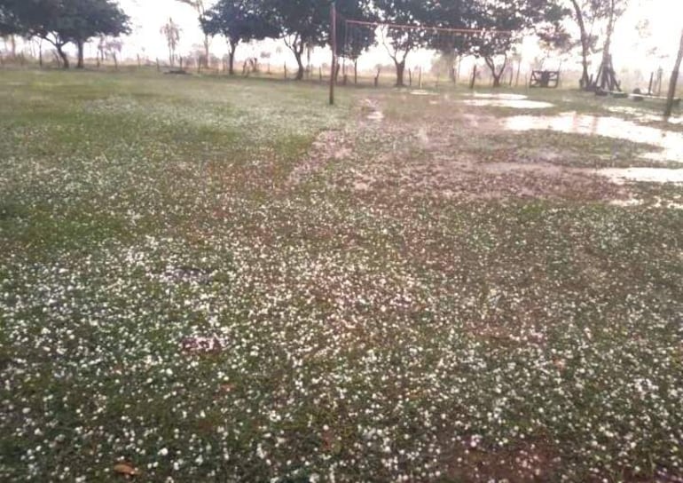 En Ybytymí la caída de granizo fue de menos intensidad y duró segundos nada más, según los lugareños.