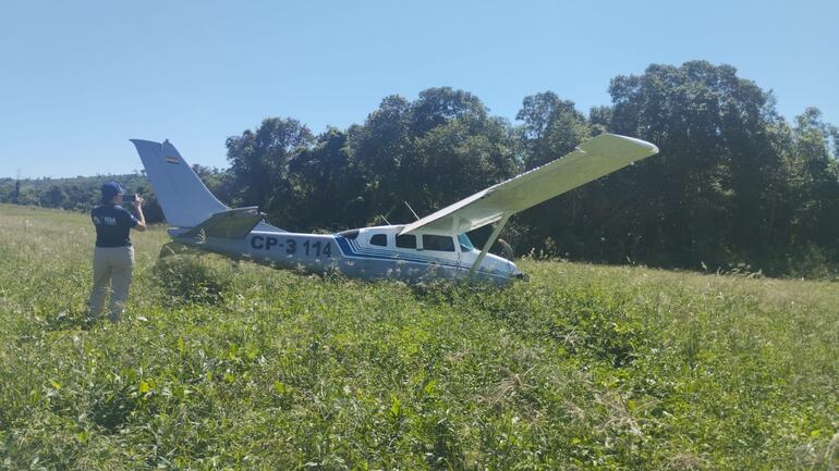 Avioneta con matrícula boliviana en San Juan Nepomuceno, Caazapá