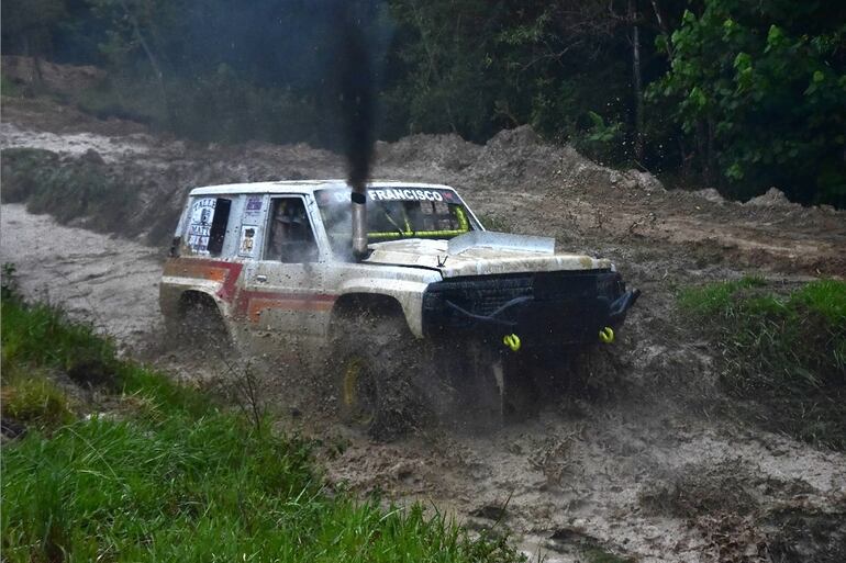 Francisco y Jorge Matto, con esta Nissan Patrol, fueron los vencedores de la clasificación general en la segunda fecha que se disputó en Villarrica, en marzo pasado.