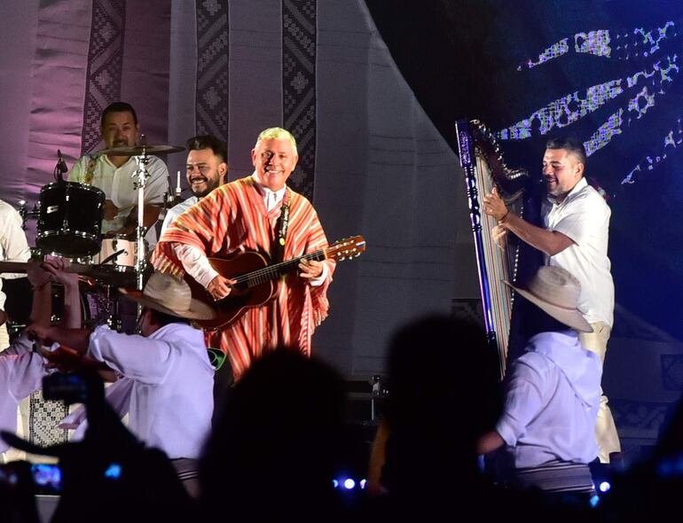 Juan Cancio Barreto encantó a todos con su requinto.