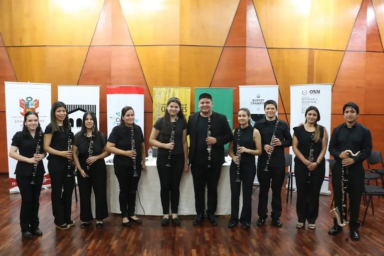 El Ensamble del Festival amenizó musicalmente la conferencia de prensa, para dar también un anticipo de su participación.