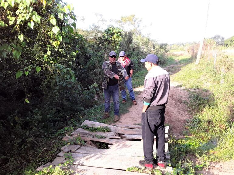 En estas condiciones estaba el camino vecinal.