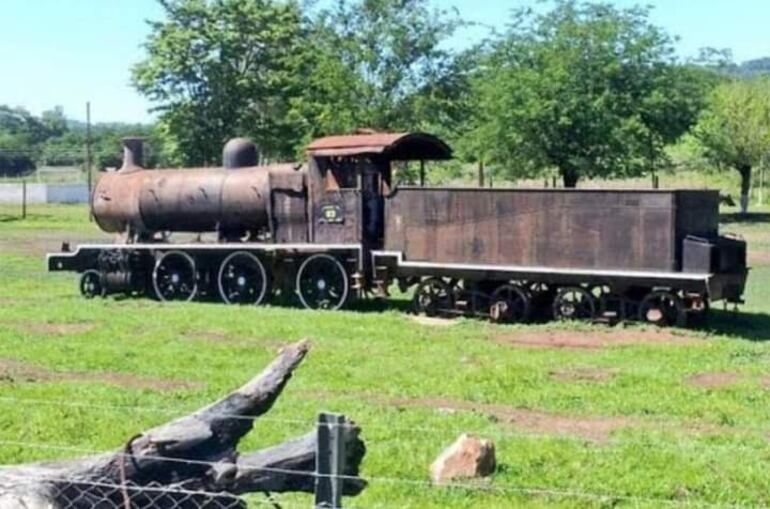 En el interior de los talleres del ferrocarril de Sapucái, aún existen varias locomotoras que formaron parte del movimiento comercial ferroviario.