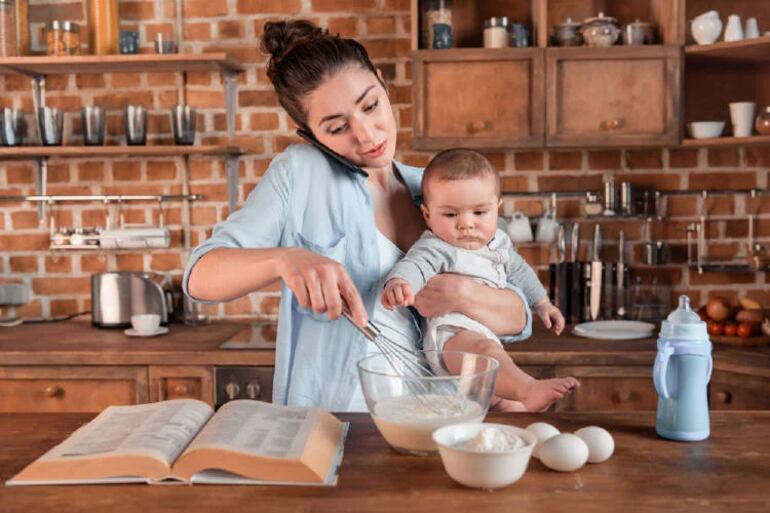 mamá cocinando