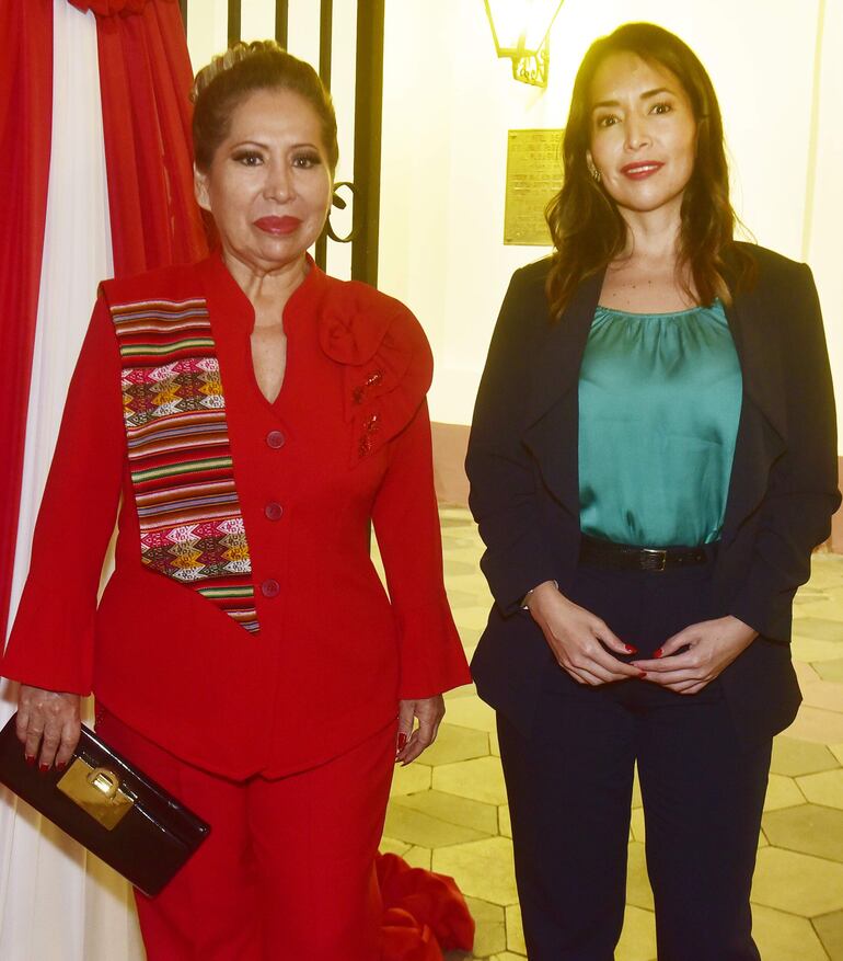 Delia Carbajal y Milagros Yopla.