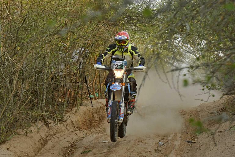 Gido Krahn triunfó en el Chaco y se consagró como campeón entre las motos de hasta 450 cc.