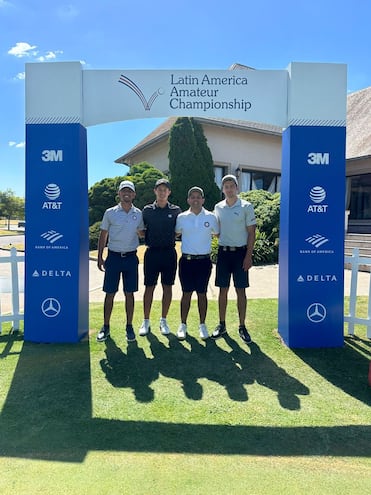 Ezequiel Cabrera (i), Erich Fortlage, Héctor Ortega y Benjamín Fernández, prestos para el torneo.