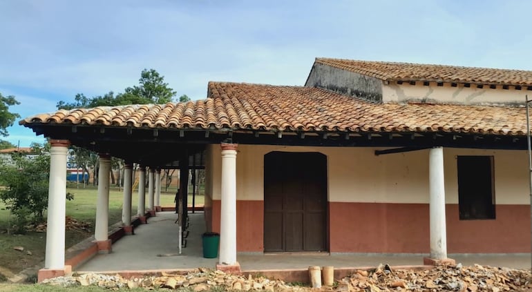 Los pobladores de Atyrá denuncian malos trabajos en la restauración realizada en el templo San Francisco de Asís de la ciudad.