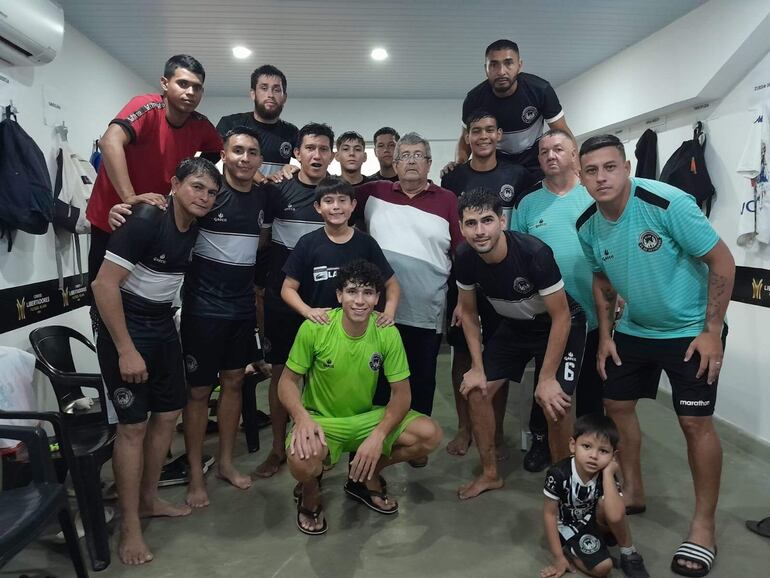 Team del 24 de Setiembre de Areguá, con el mérito de ser benjamín del torneo y subir al podio.