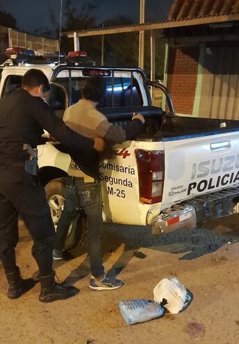 Varias personas fueron verificadas en el operativo policial en el Mercado de Abasto.