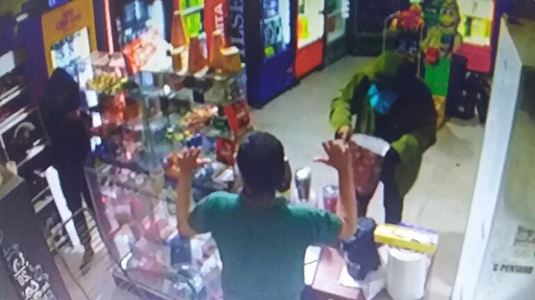 Asalto y robo ocurrido en el interior de una bodega en Fuerte Olimpo.