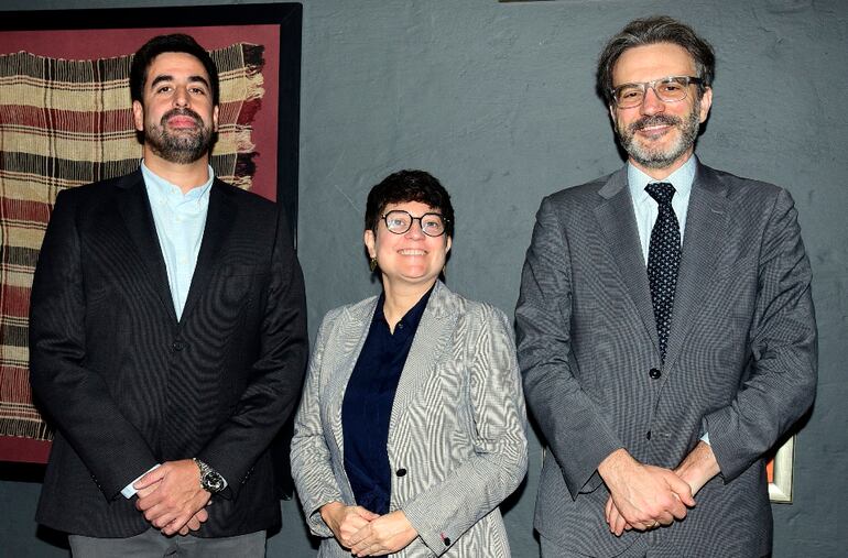 Gustavo Argüello, CEO de Banco Río; Paulina González, head de Proparco; y Jean-Baptiste Sabatié, directivo de Proparco.