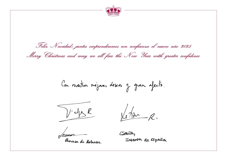 La tarjeta de felicitación navideña de los reyes Felipe y Letizia y sus hijas lleva el texto: "Feliz Navidad; juntos emprenderemos con confianza el nuevo año 2025" y su traducción al inglés. Y añaden: "Con nuestros mejores deseos y gran afecto", junto a las firmas de los reyes, la princesa  Leonor y la infanta Sofía. (EFE/Casa S.M. el Rey)
