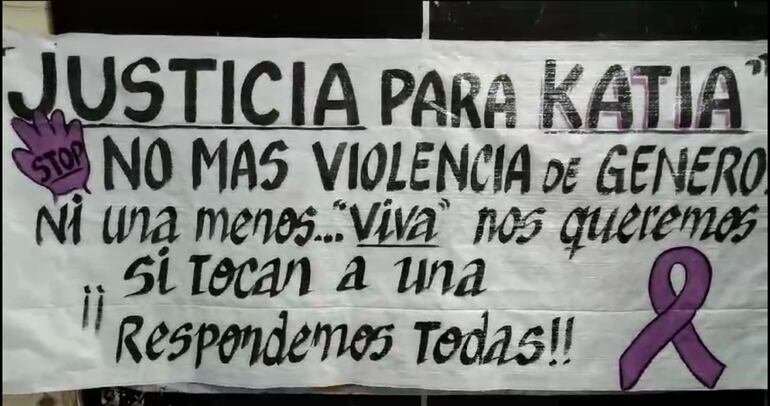 Convocan a movilización para exigir justicia para Katia Brítez víctima de feminicidio en Lambaré.