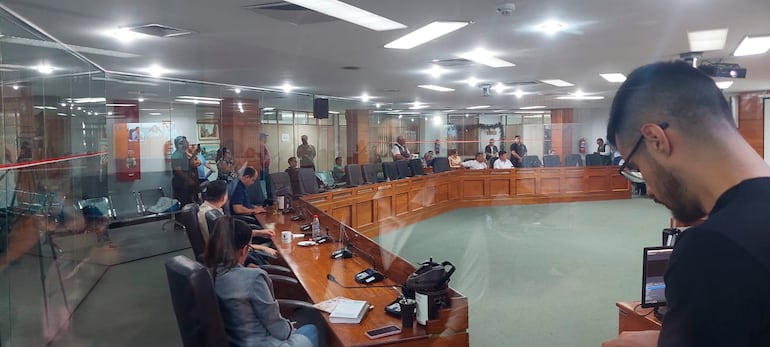 Comisión Permanente de la Junta Municipal recibió al gabinete del Intendente.