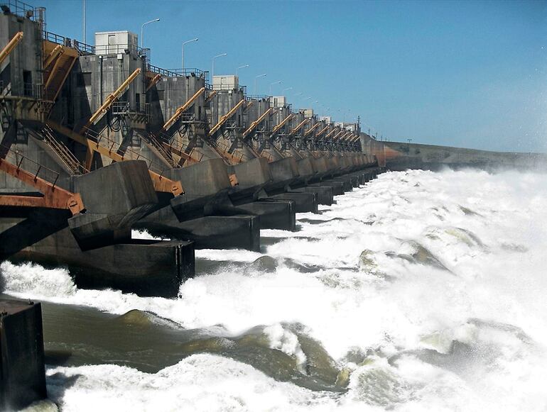 La compensación en razón del territorio inundado nunca se pagó.