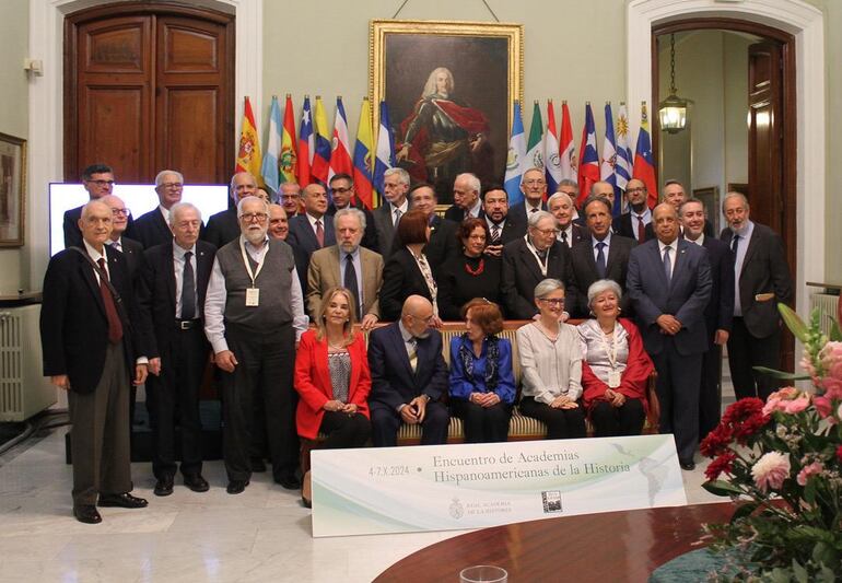 Participantes del encuentro en la Academia de la Historia, en Madrid