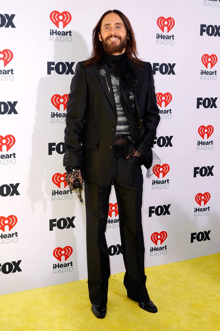 ¡Total black! Jared Leto llegando a los iHeartRadio Music Awards en Hollywood, California.  (Frazer Harrison/Getty Images/AFP)
