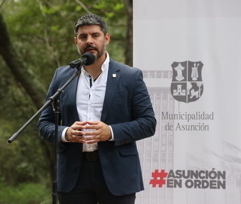 El intendente de Asunción, Óscar "Nenecho" Rodríguez, había dicho que la ampliación presupuestaria era para pago de bonificaciones a funcionarios de la estación de buses y que no podía incumplir la ley.