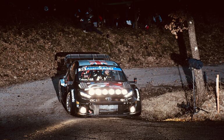 La dupla Evans-Martin del Toyota Gazoo Racing, marcó el “scratch” en los dos tramos de ayer.