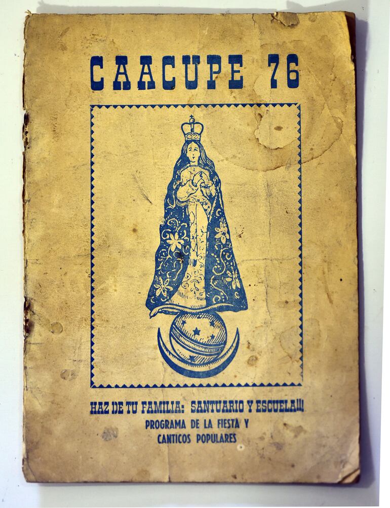 Reproduccion de estampas y cantorales antiguos de Caacupe, 18 de noviembre de 202