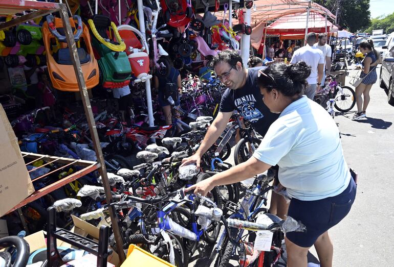 Como ya es tradicional, las bicicletas encabezan la lista de los artículos más buscados en la víspera de la llegada de los Reyes Magos.