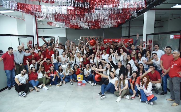 El equipo de FIC celebra la obtención de la certificación Great Place To Work.