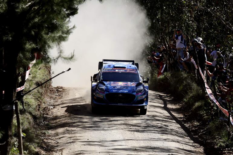 Ott Tänak y Martin Jarveoja, con el Ford Puma Rally1 del equipo M-Sport Ford WRT, lideran el Rally Chile Biobío 2023.