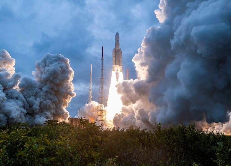 Imagen proveída por ESA/CNES del Ariane 5, la versión 6 llega con más tecnología (EFE, archivo)