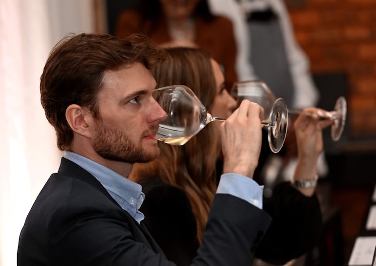 En esta ocasión, Riedel presentó la línea Veloce, que propone una copa que da más espacio para resaltar todos los aromas del vino.