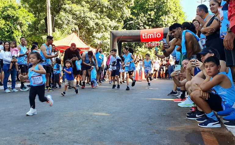 San Blas Run 2024 reunió a varios atletas de la zona y se destacó la participación de los niños.