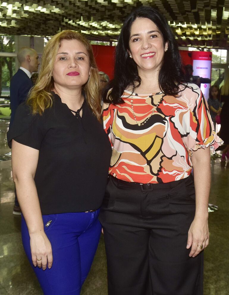 Stella Maciel y Cinthia Meaurio.