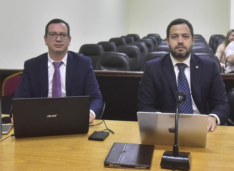 Los fiscales Diego Arzamendia y Francisco Cabrera participaron de la audiencia donde reconocieron las personerías de dos abogadas.