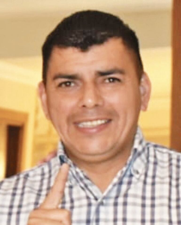 Humberto Denis Torres (ANR, cartista), intendente de Areguá.