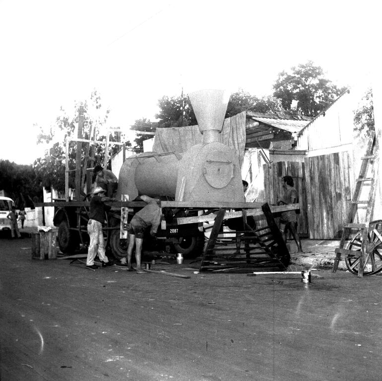 Carroza locomotora construida para el Club Cerro Porteño en 1970.