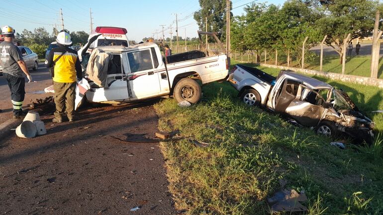 De esta forma quedaron ambos vehículos tras colisionar de forma violenta sobre la ruta, ayer.