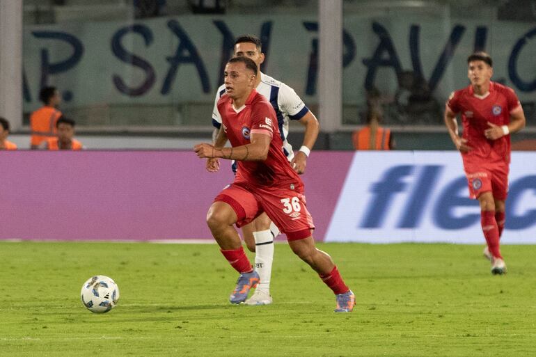 Ariel Gamarra,  en acción con la casaca número 36 de Argentinos Juniors