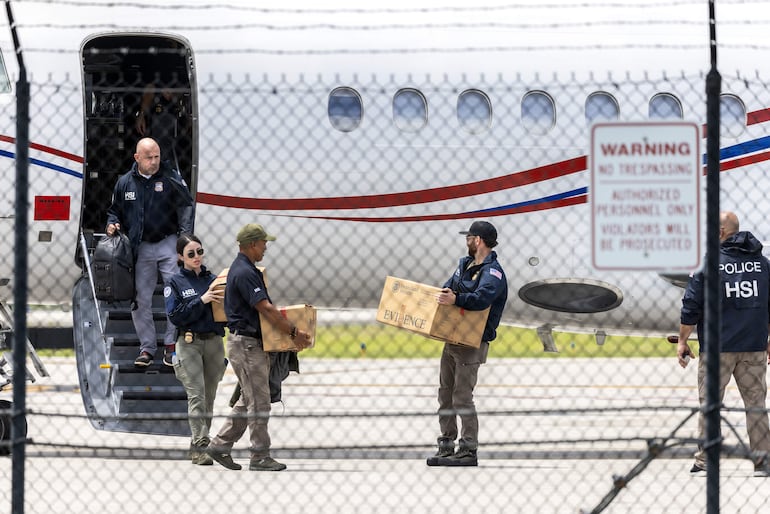 El avión incautado al presidente venezolano, Nicolás Maduro, valuado en unos 13 millones de dólares, fue llevado hasta Fort Lauderdale (Florida, EEUU). 