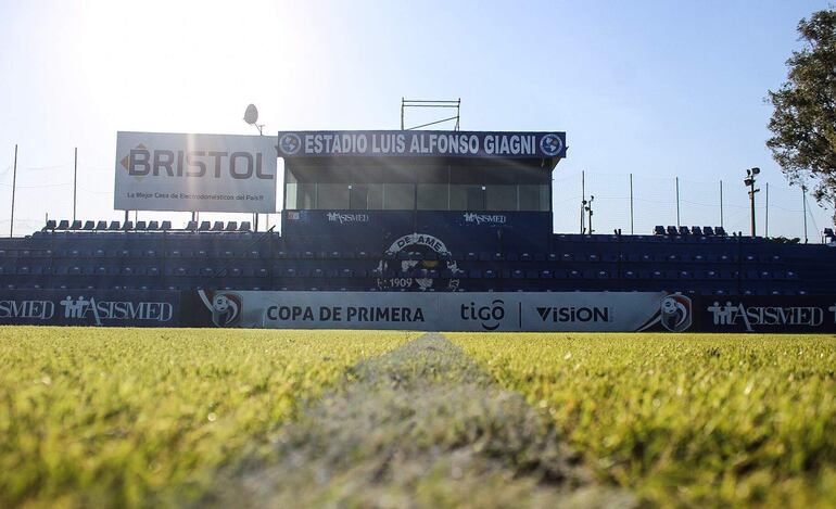 El estadio Luis Alfonso Giagni, de Villa Elisa albergará la final del Campeonato Nacional B de la Unión del Fútbol del Interior.